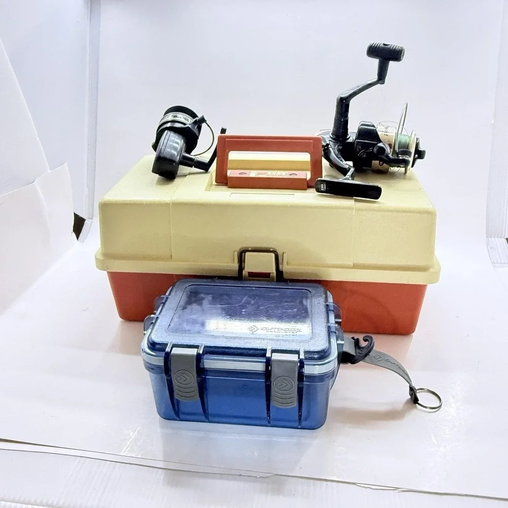 Vintage Plano 5520 Tackle Box Lot Copperhead 225 Sunshine 1000 Fishing reels